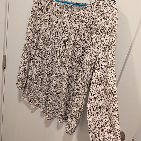 Women's Patterned Top - Picture 4 of 4